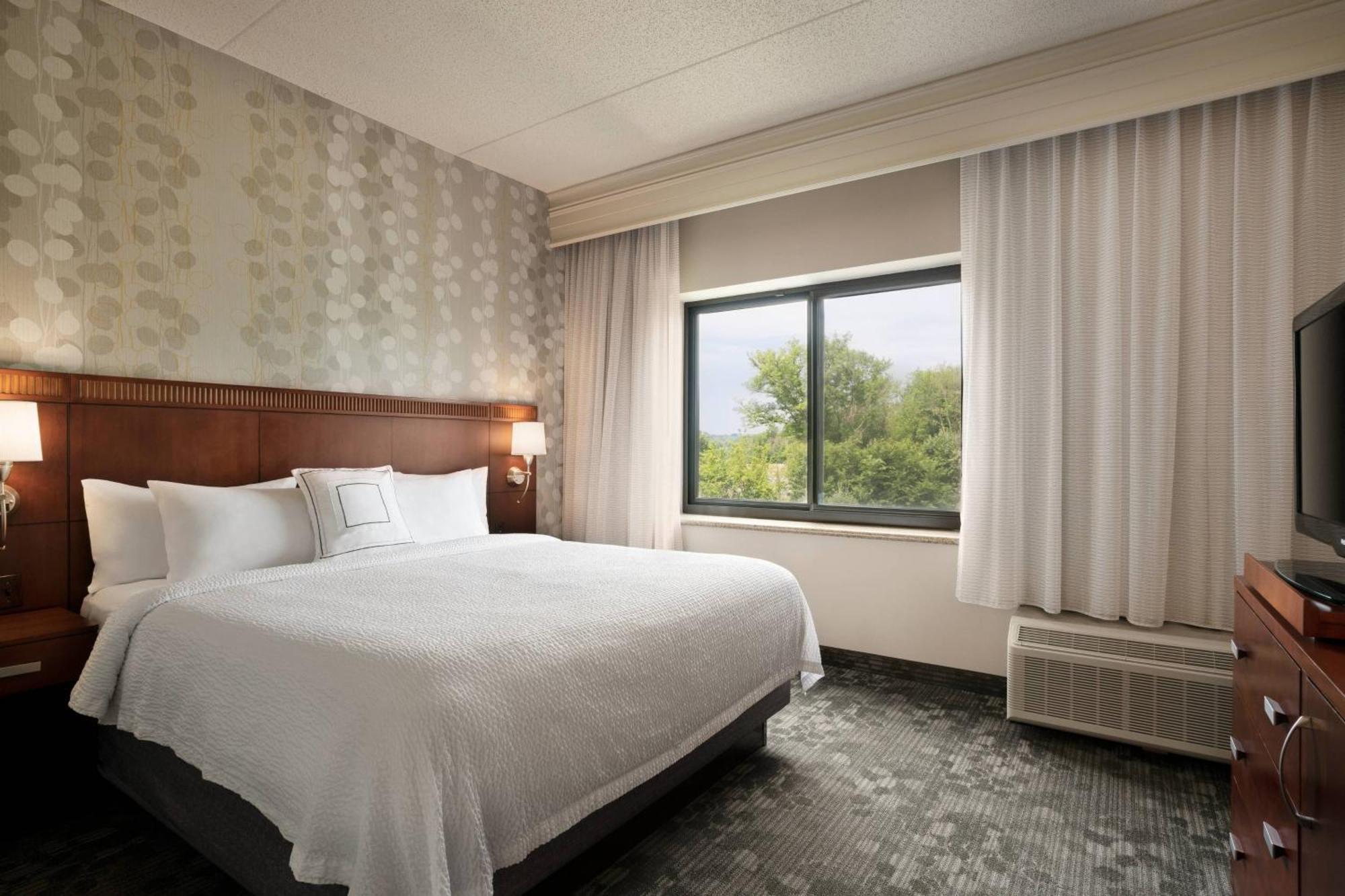 Courtyard By Marriott Middletown Goshen Hotel Exterior photo